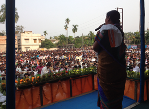 Firdousi Begum, MLA Sonarpur Uttar, addresses workers at Bhangar.